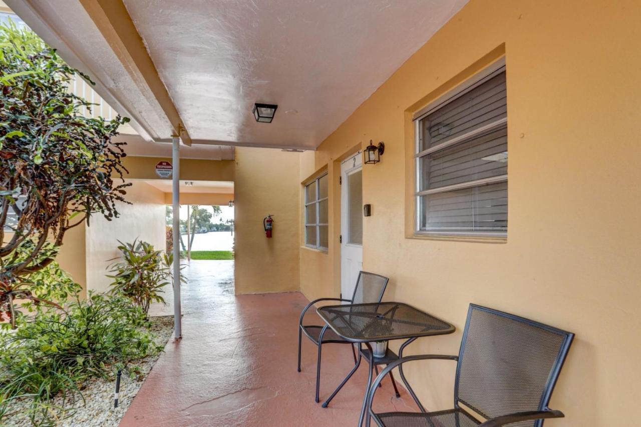 Aloha Escape Pompano Beach Apartment Bagian luar foto